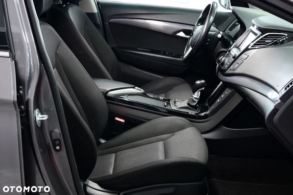 Hyundai i40 Kombi blue 1.6 Space - 21