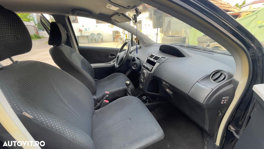 Toyota Yaris 1.3 Terra - 10