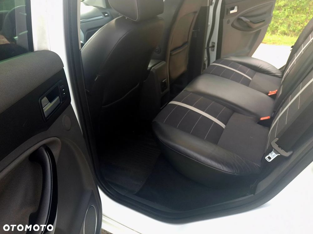 Ford Kuga 2.0 TDCi 4x4 Titanium - 19