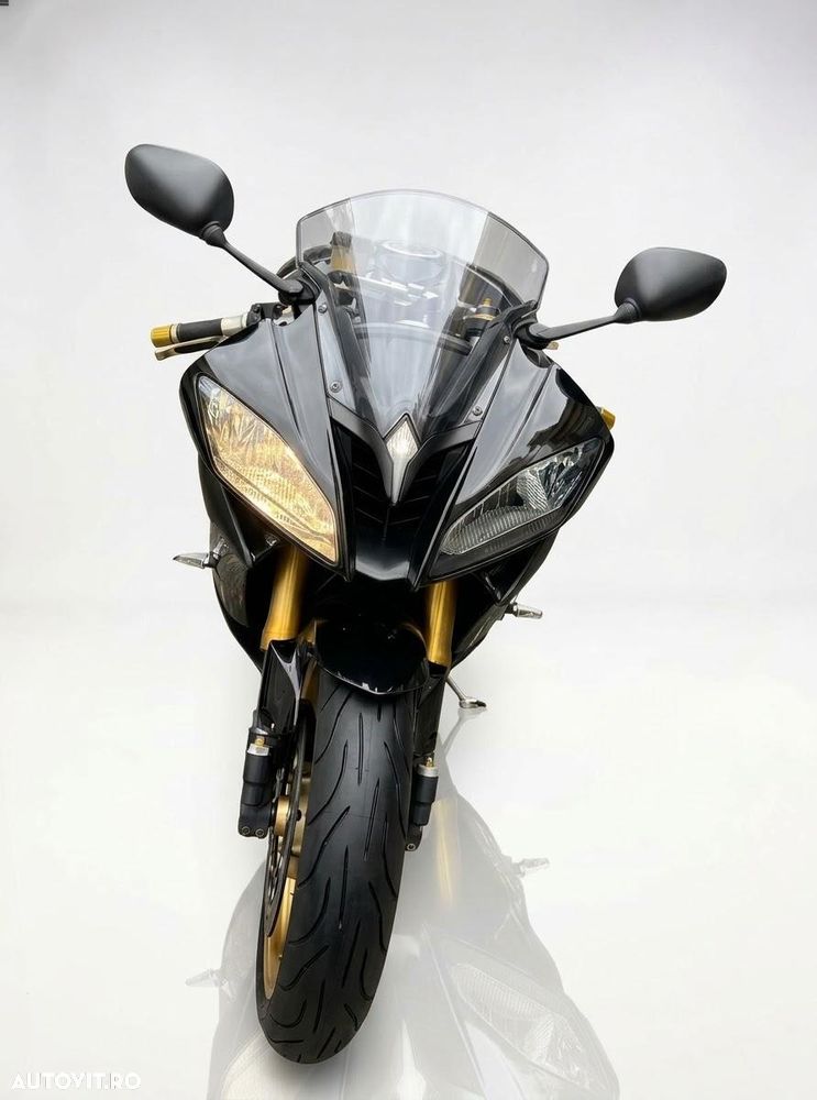 Yamaha YZF 600 R6 - 6