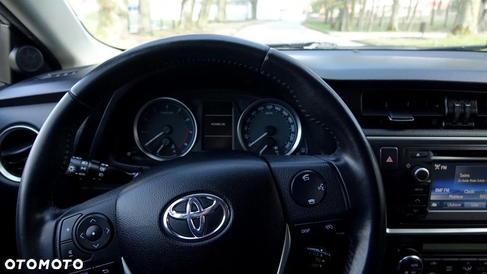 Toyota Auris - 18