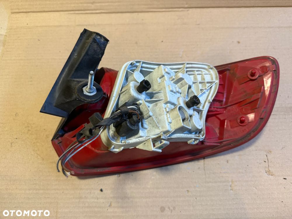 Lampa Audi A3 8P sportback 5d prawa 8P4945096G lewa 8P4945095G OE - 5