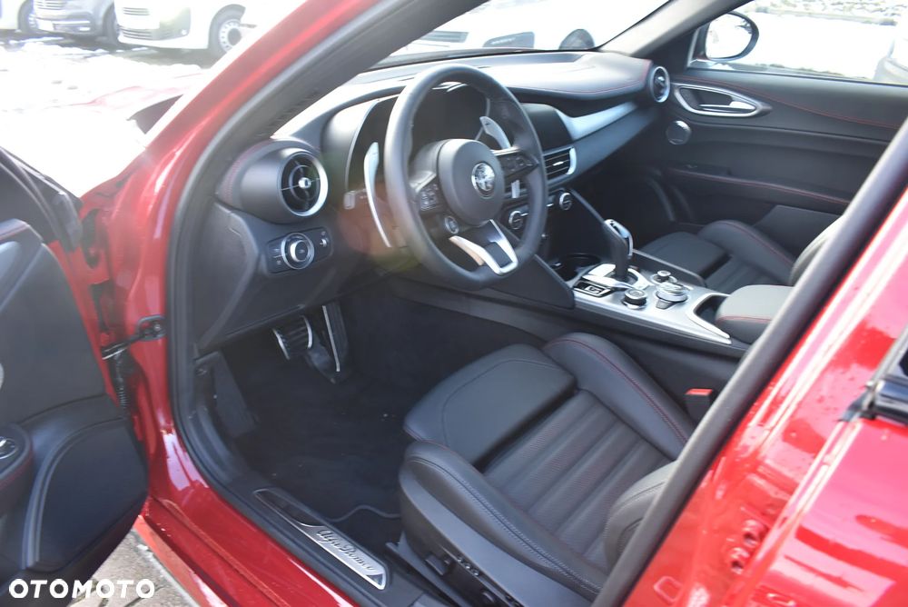 Alfa Romeo Giulia 2.0 Turbo Tributo Italiano Q4 - 9