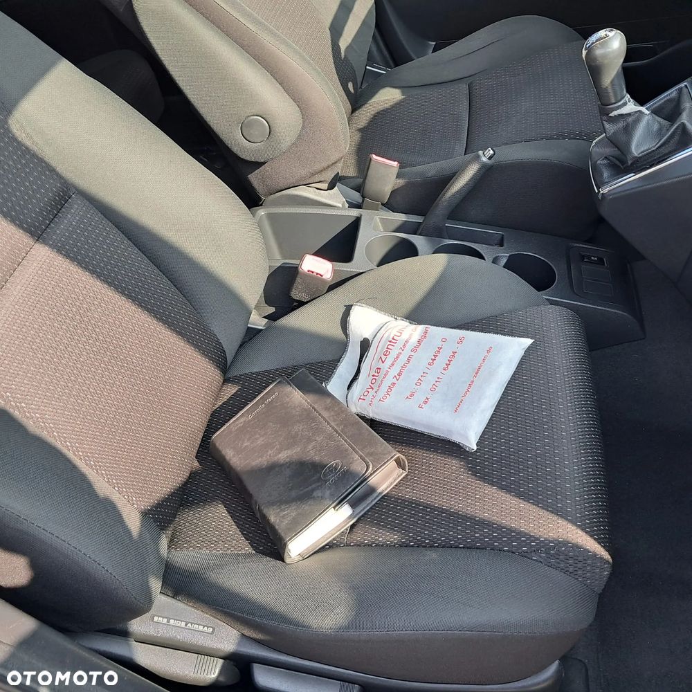 Toyota Corolla Verso - 15