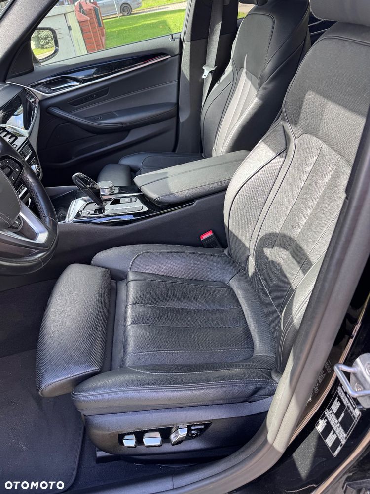 BMW Seria 5 530d Sport Line sport - 12