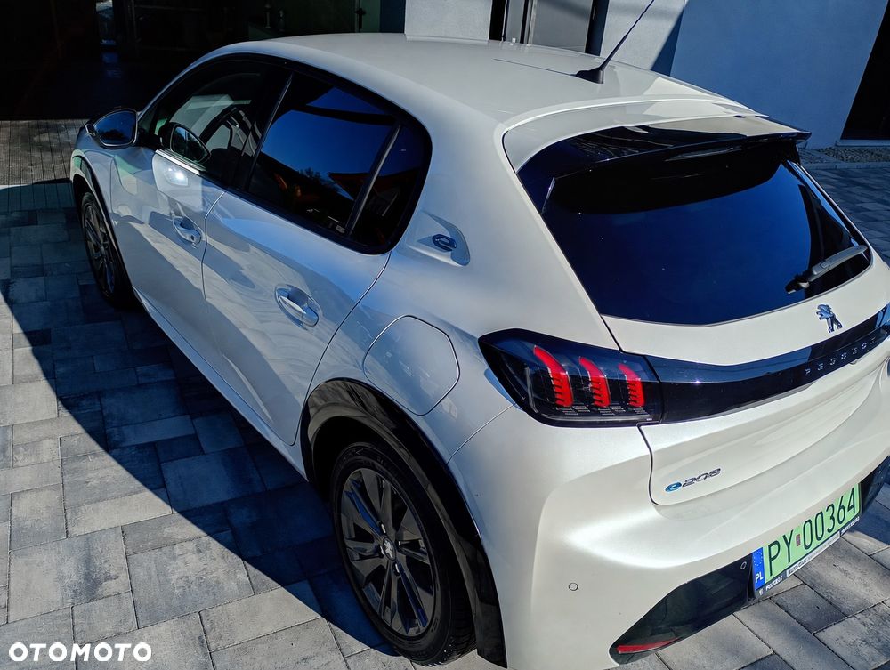 Peugeot 208 Allure - 4