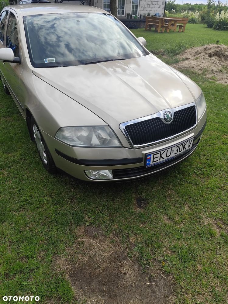 Skoda Octavia 1.6 Ambiente - 3