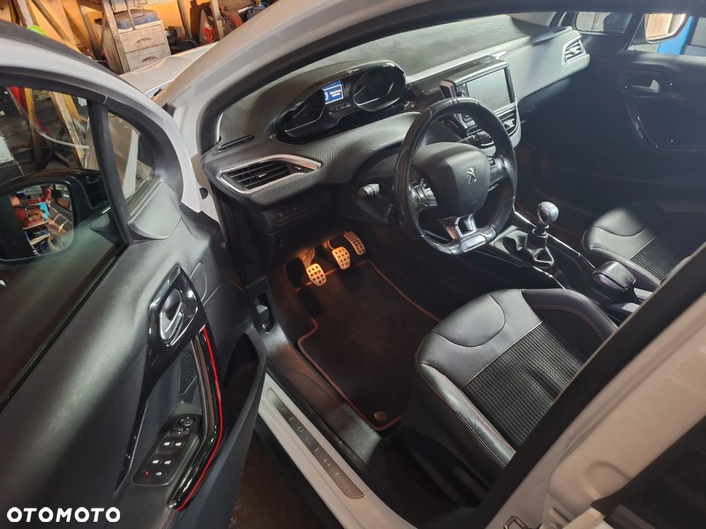 Peugeot 2008 BlueHDi FAP 120 STOP & START GT-Line Edition - 13