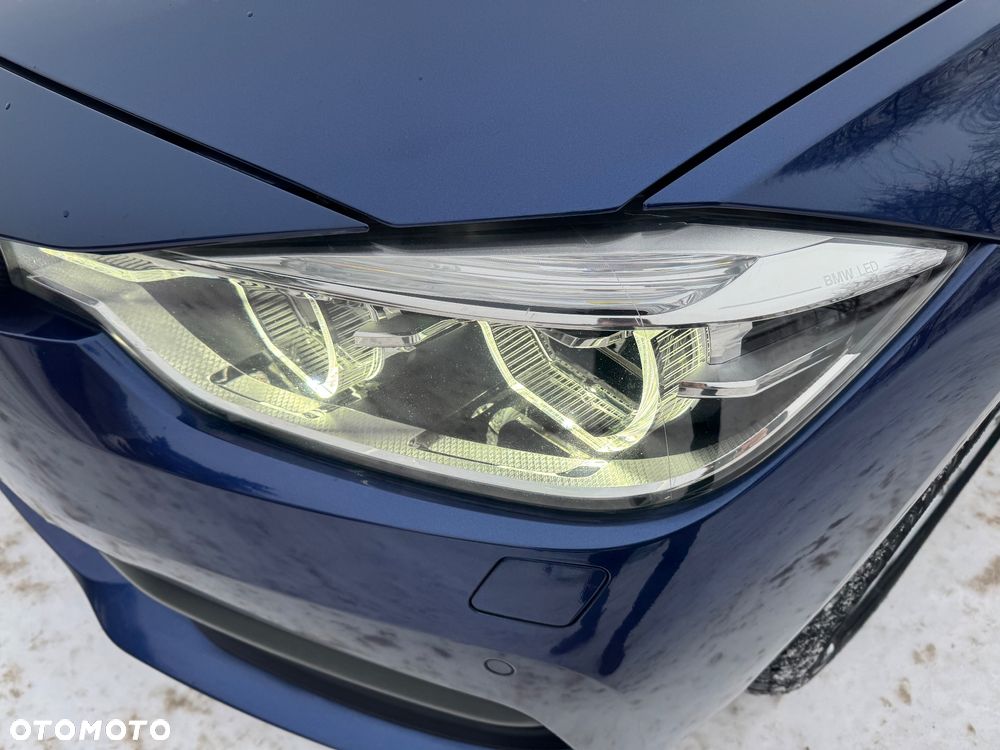 BMW Seria 3 330i xDrive - 3