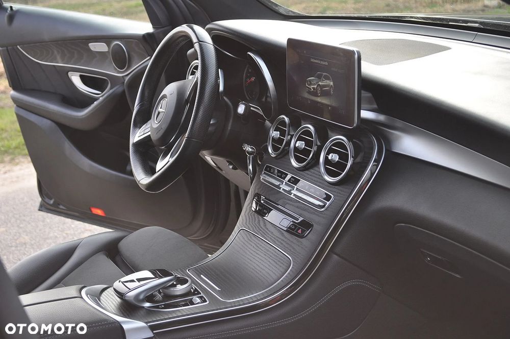 Mercedes-Benz GLC - 21