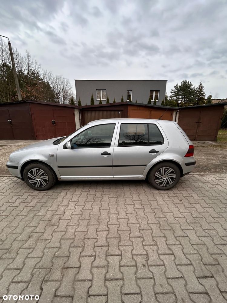 Volkswagen Golf 1.4 Basis - 2