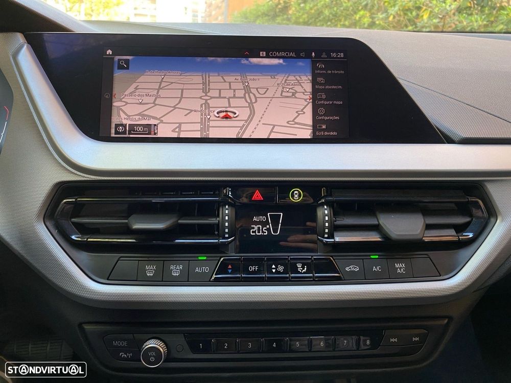 BMW 118 i Auto - 11