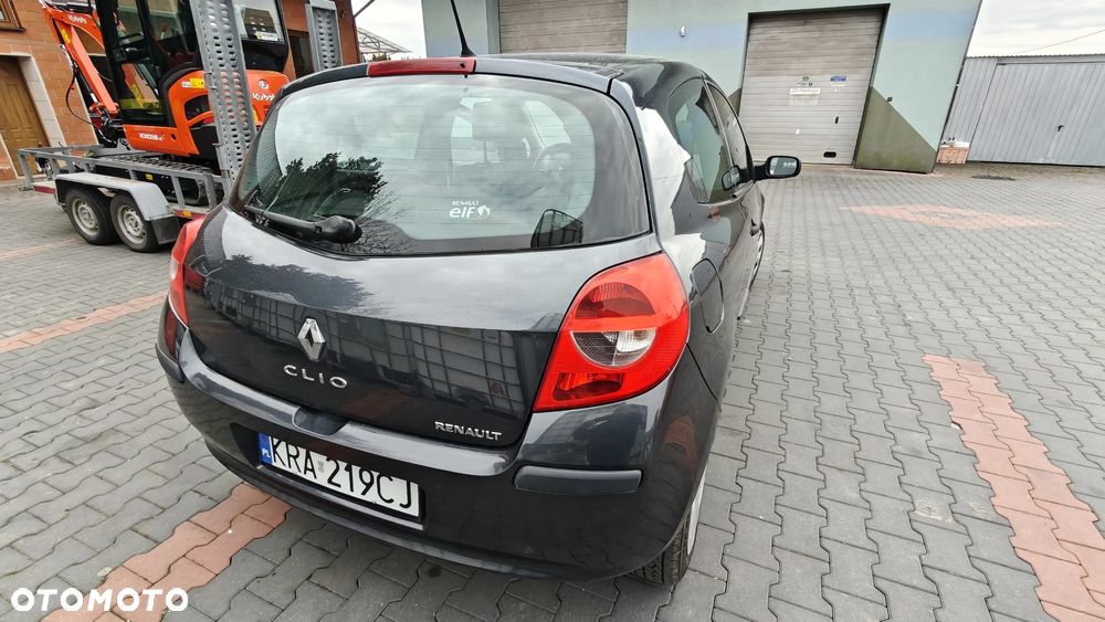 Renault Clio - 6