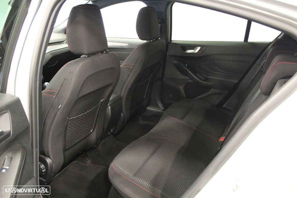 Ford Focus 1.0 EcoBoost MHEV ST-Line - 6