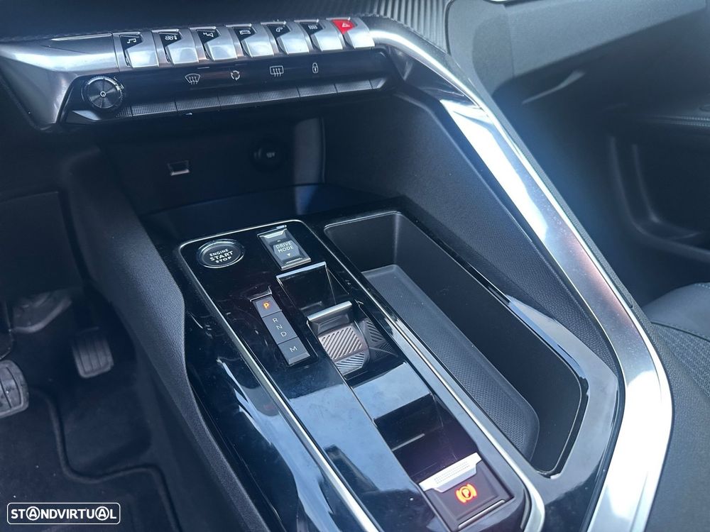 Peugeot 5008 1.2 PureTech Allure Pack EAT8 - 17