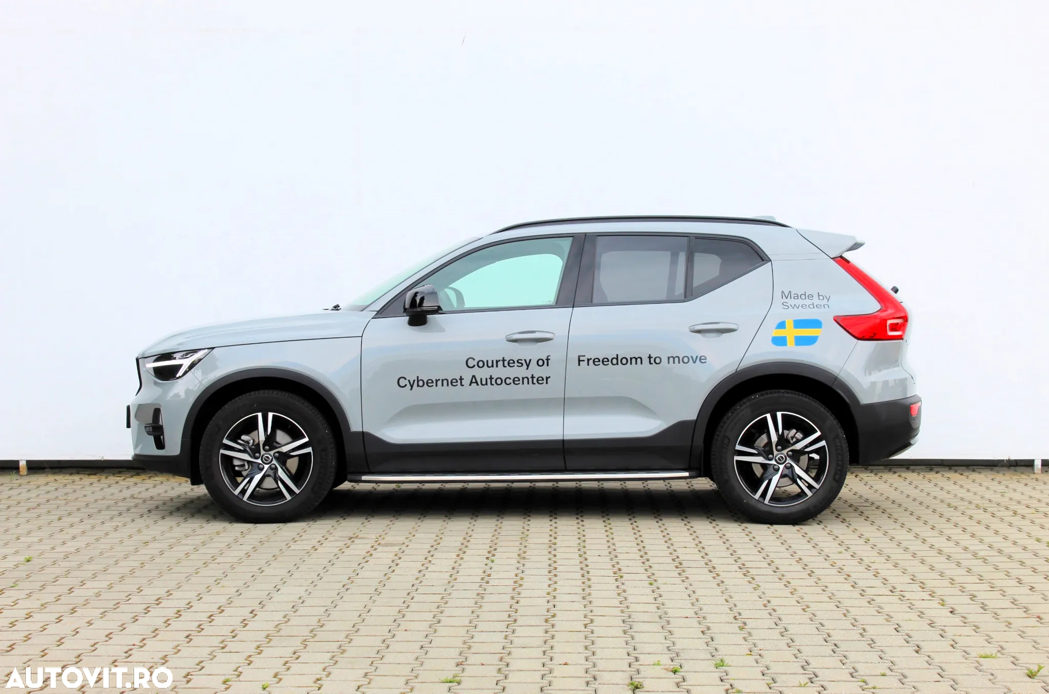 Volvo XC 40 B3 AT FWD MHEV Plus Dark - 2