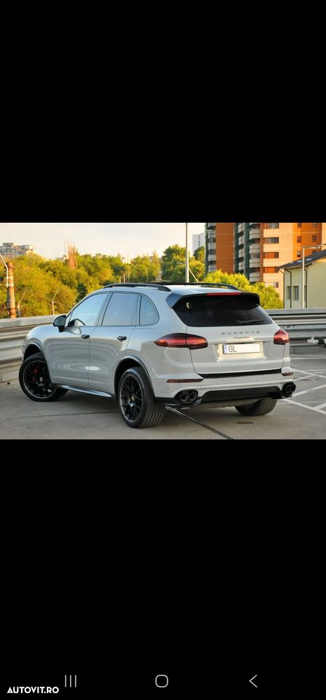 Porsche Cayenne 4.2 L S - 5