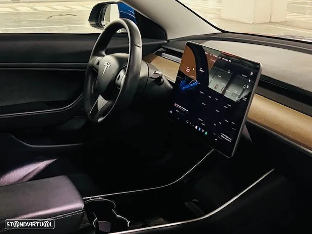 Tesla Model 3 Long-Range RWD - 8