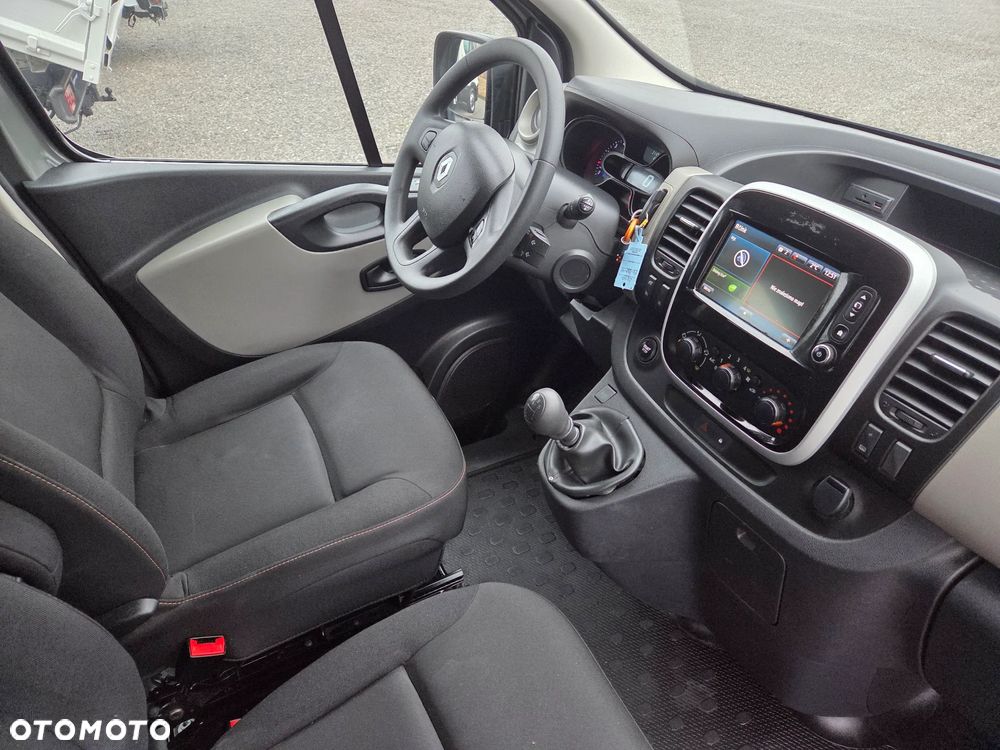Renault Trafic - 16