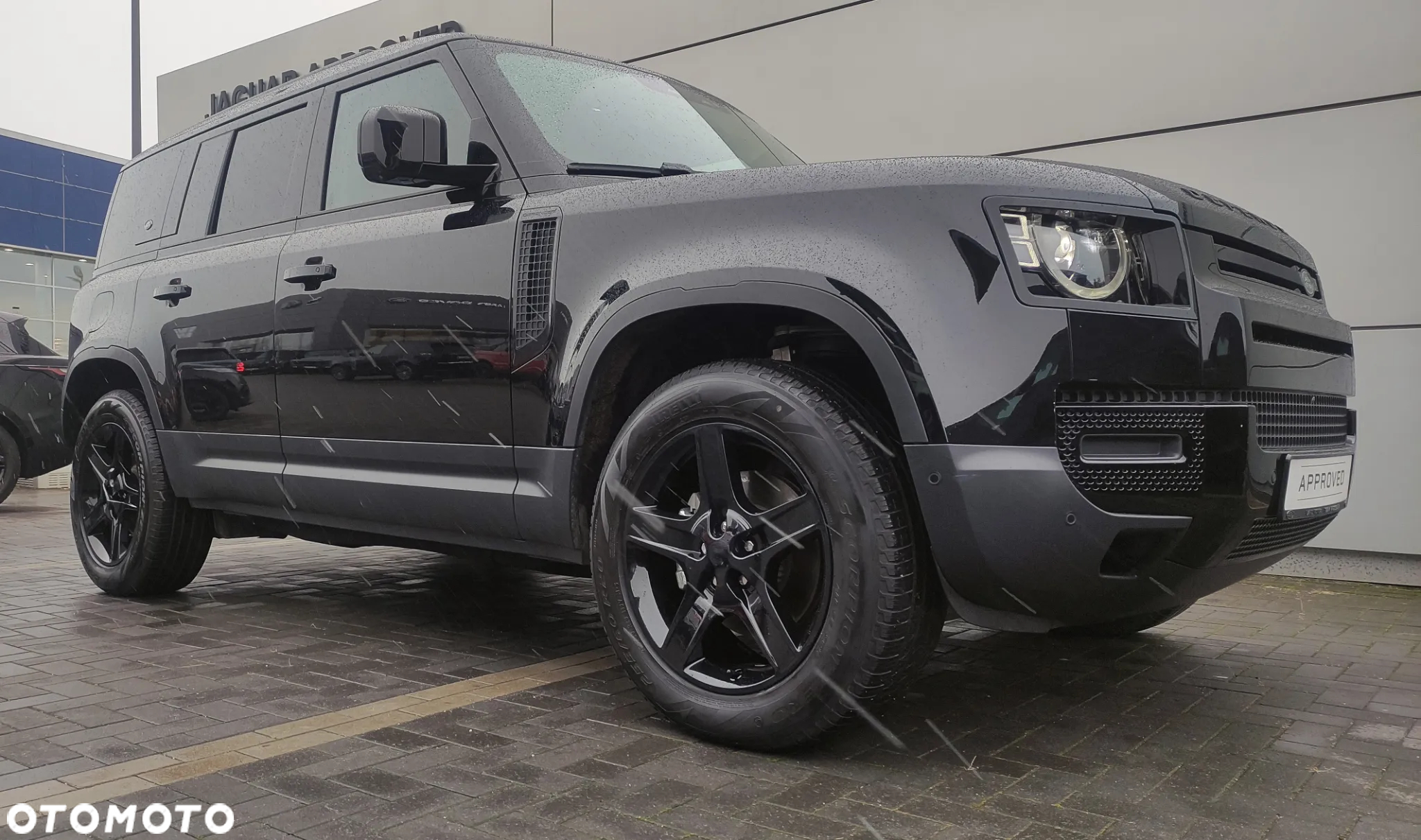 Land Rover Defender - 10