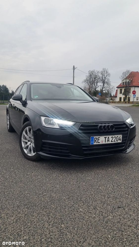 Audi A4 Avant 2.0 TDI Design S tronic - 1