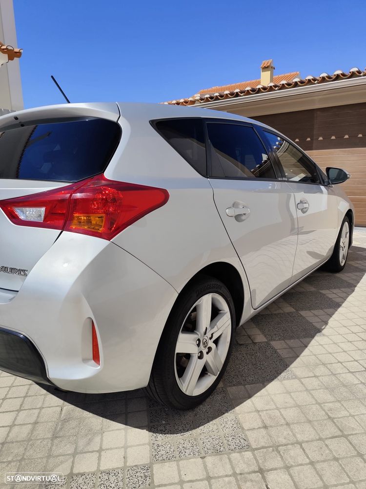 Toyota Auris 1.4 D-4D Comfort+Pack Sport - 3