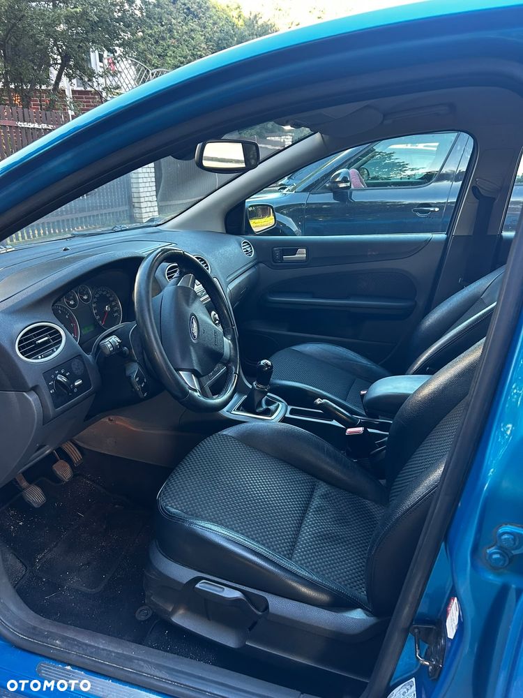 Ford Focus 2.0 Ghia - 5
