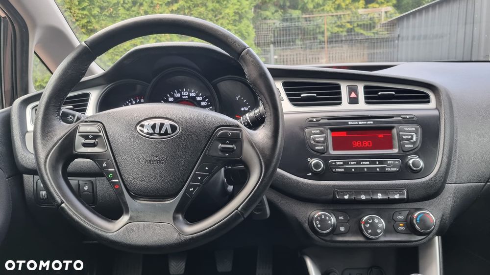 Kia Ceed 1.6 GDI Dream-Team Edition - 24