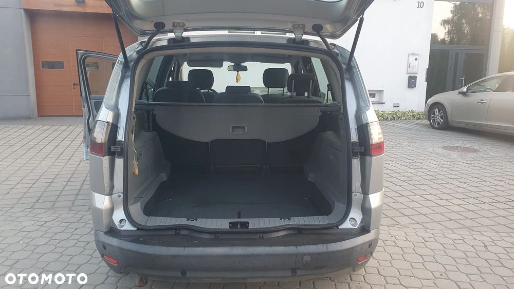 Ford S-Max - 9