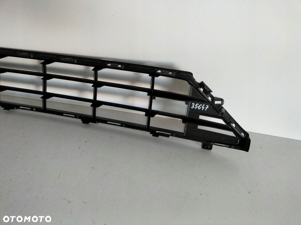 Atrapa kratka zderzaka przód środkowa VOLVO XC60 II 17- - 5
