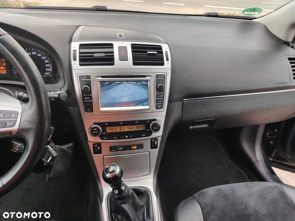 Toyota Avensis 1.8 Comfort - 18
