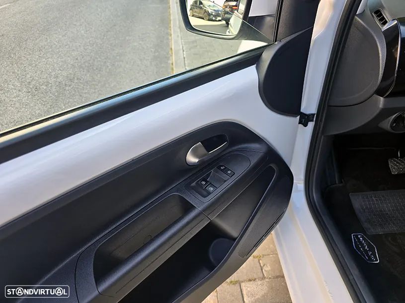 VW Up! 1.0 BlueMotion Move Auto - 11