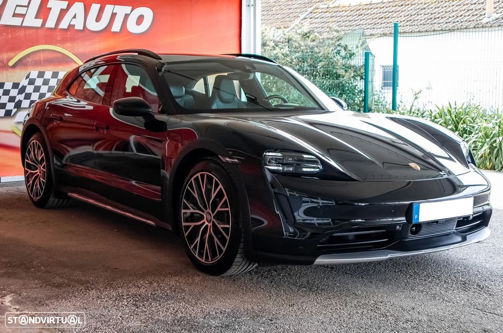 Porsche Taycan Cross Turismo 4 - 3