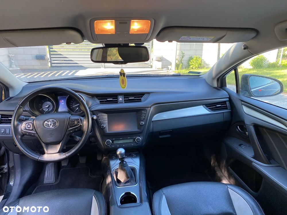 Toyota Avensis 2.0 D-4D Prestige - 8