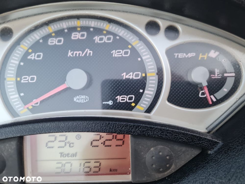 Yamaha X-max - 7