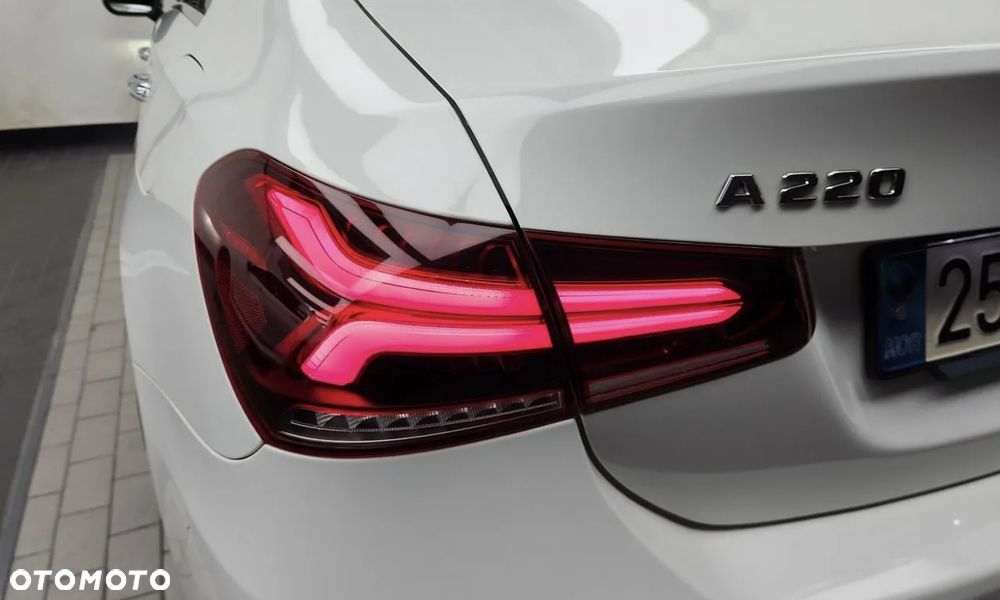 Mercedes-Benz Klasa A 220 4Matic 7G-DCT - 9
