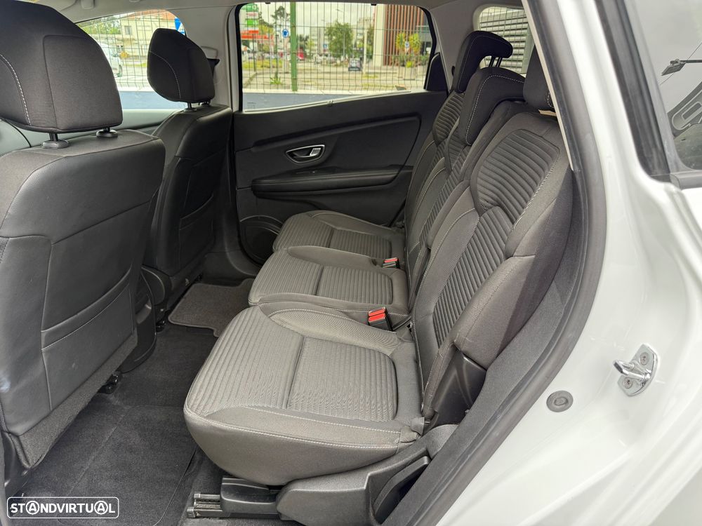 Renault Grand Scénic - 17