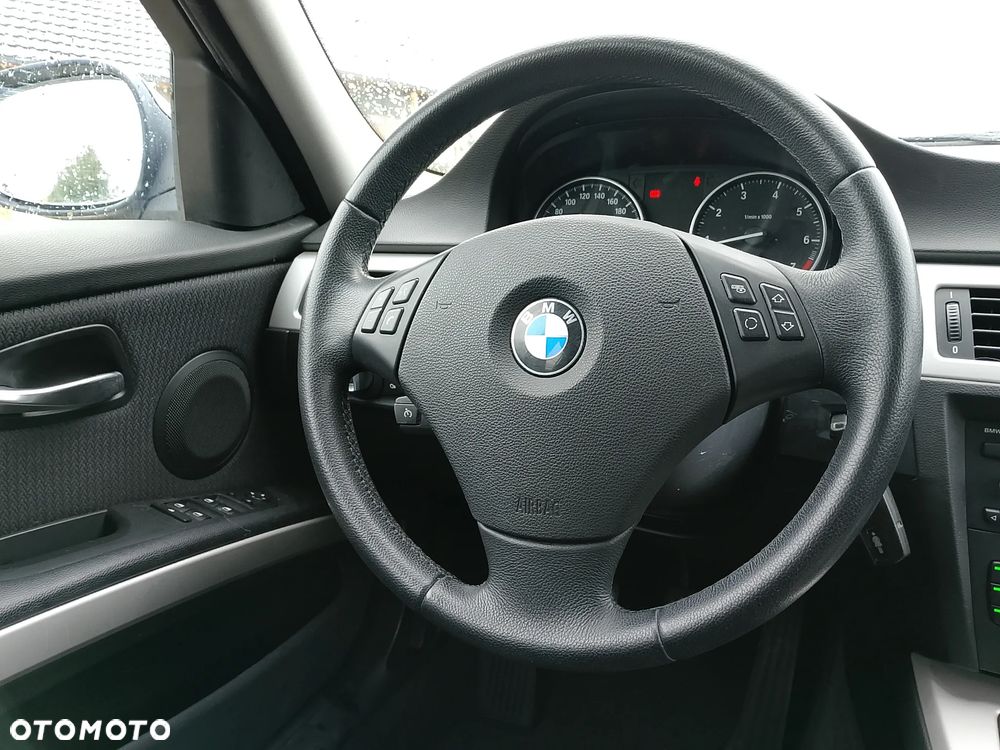 BMW Seria 3 - 17