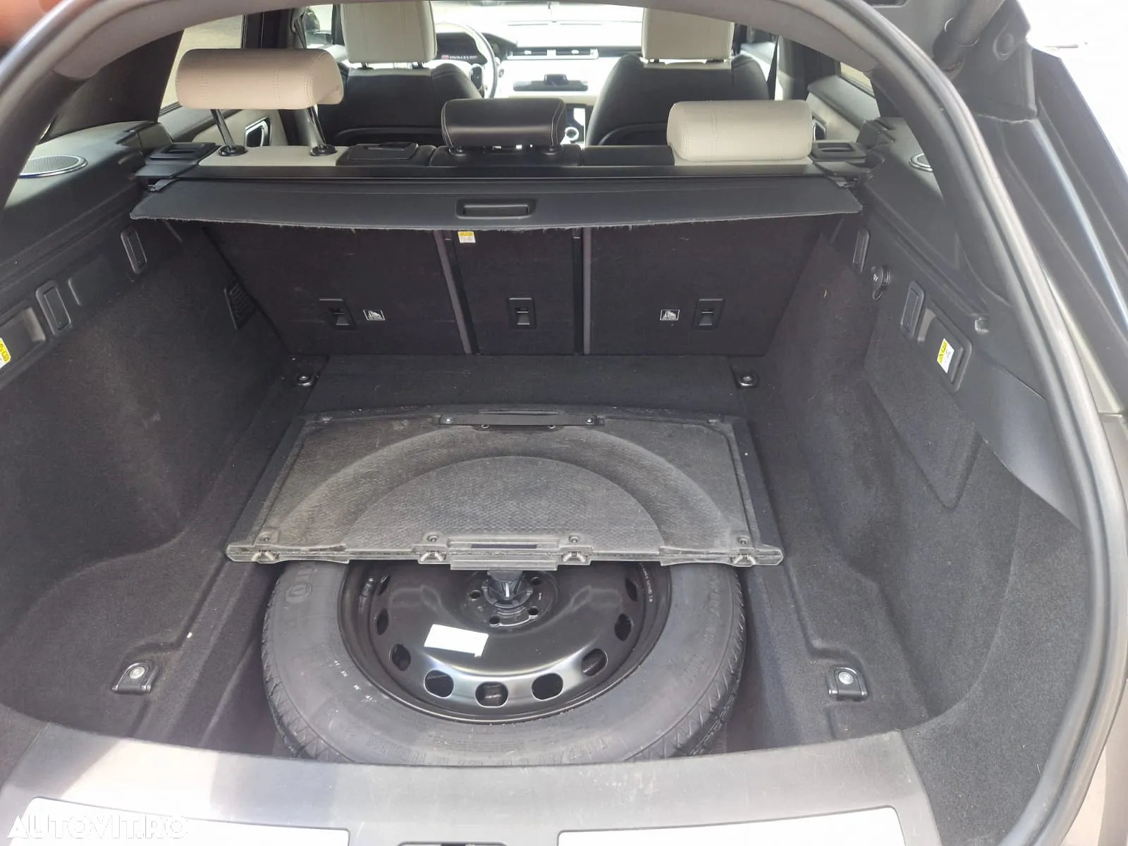 Land Rover Range Rover Velar 3.0 R-Dynamic HSE - 13