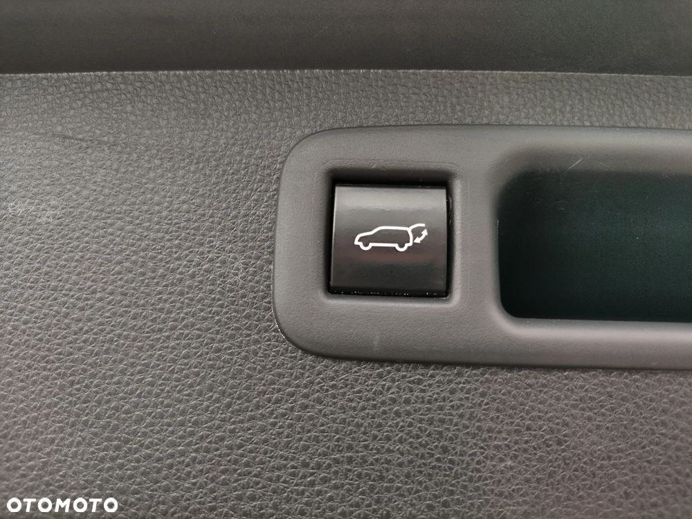 Toyota Highlander 2.5 Hybrid Executive - 23