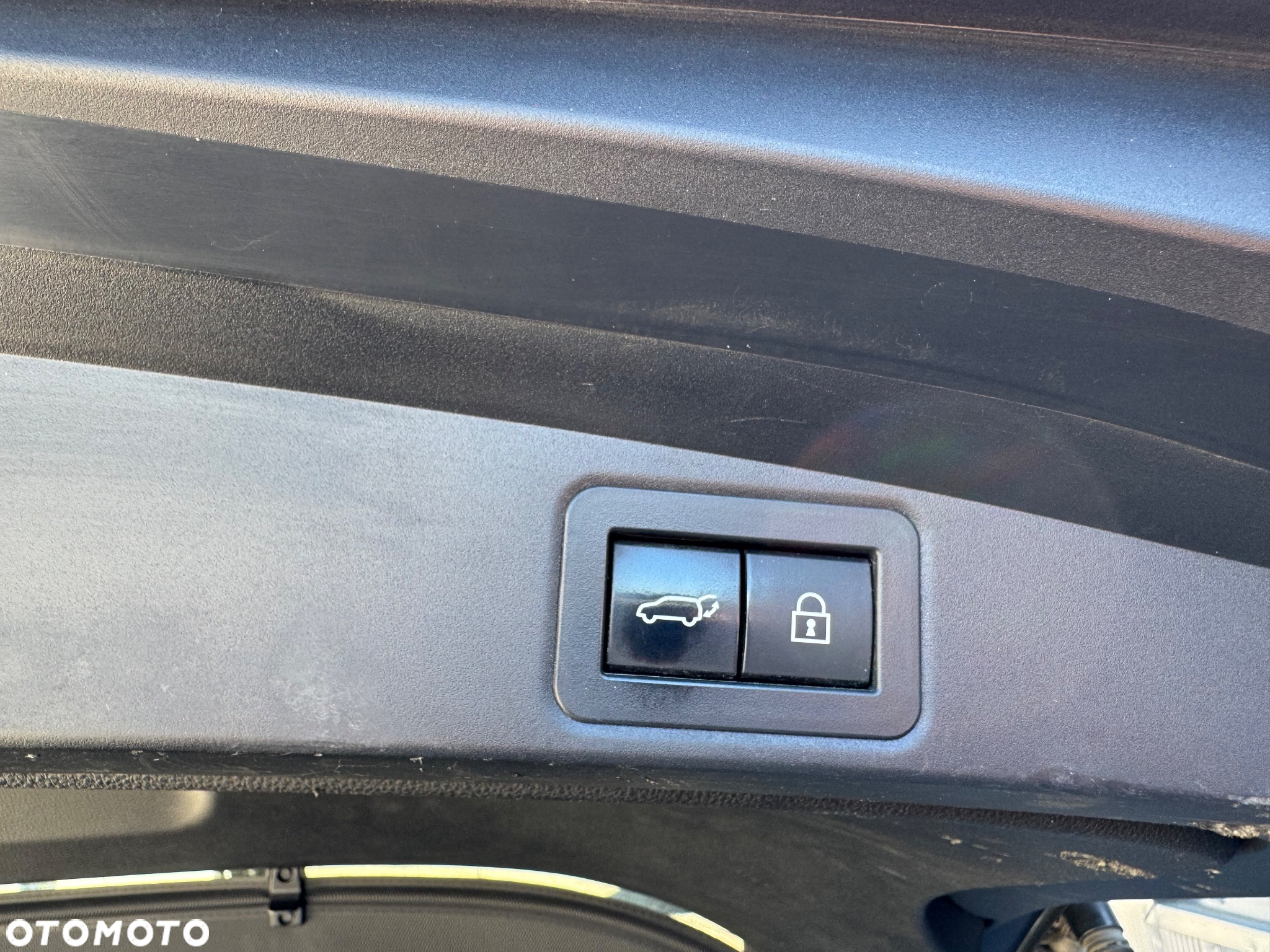 Toyota Corolla 2.0 Hybrid Executive - 22
