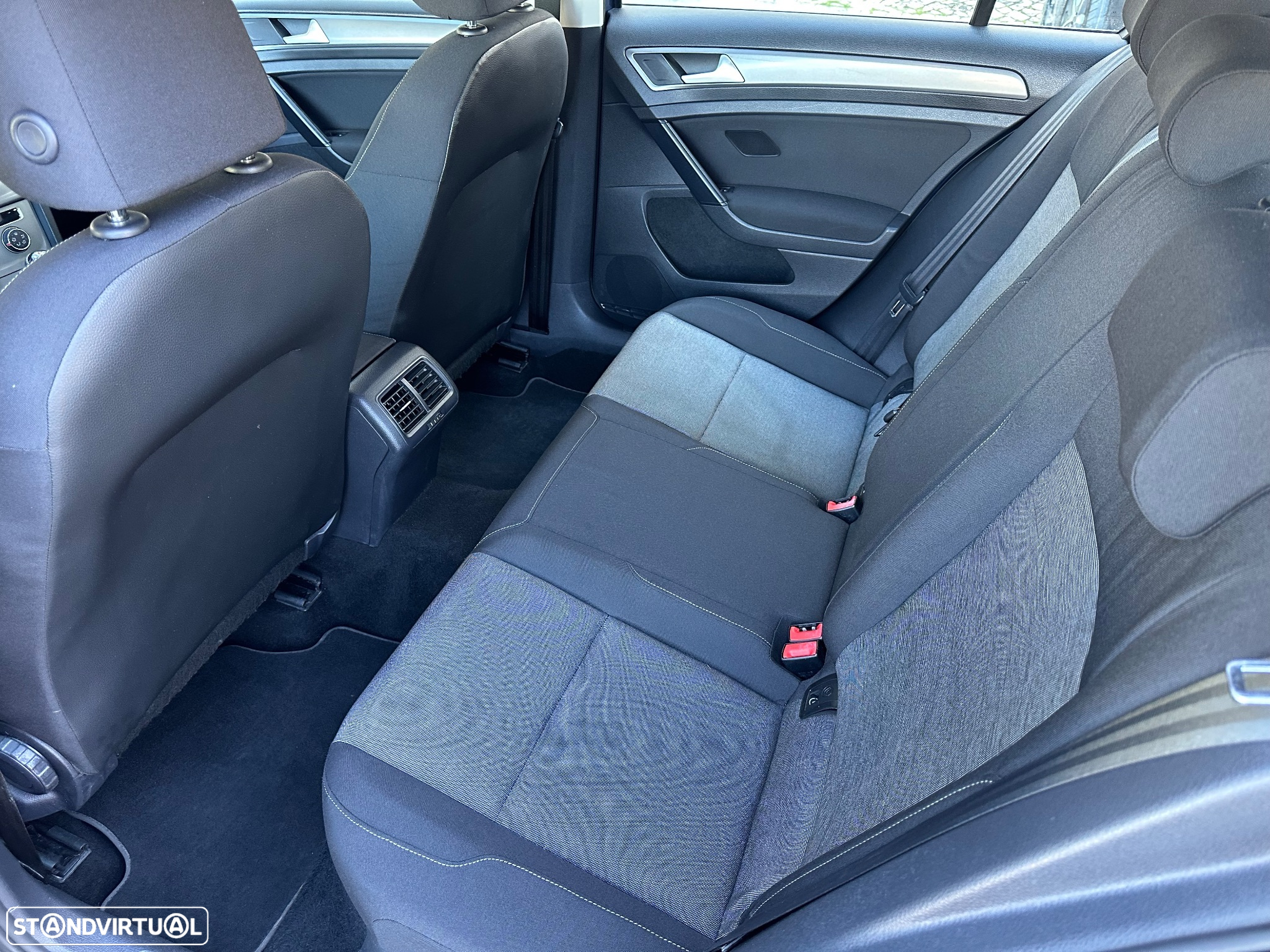 VW Golf 1.6 TDi Confortline - 5
