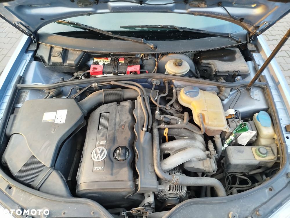 Volkswagen Passat 1.8 - 29