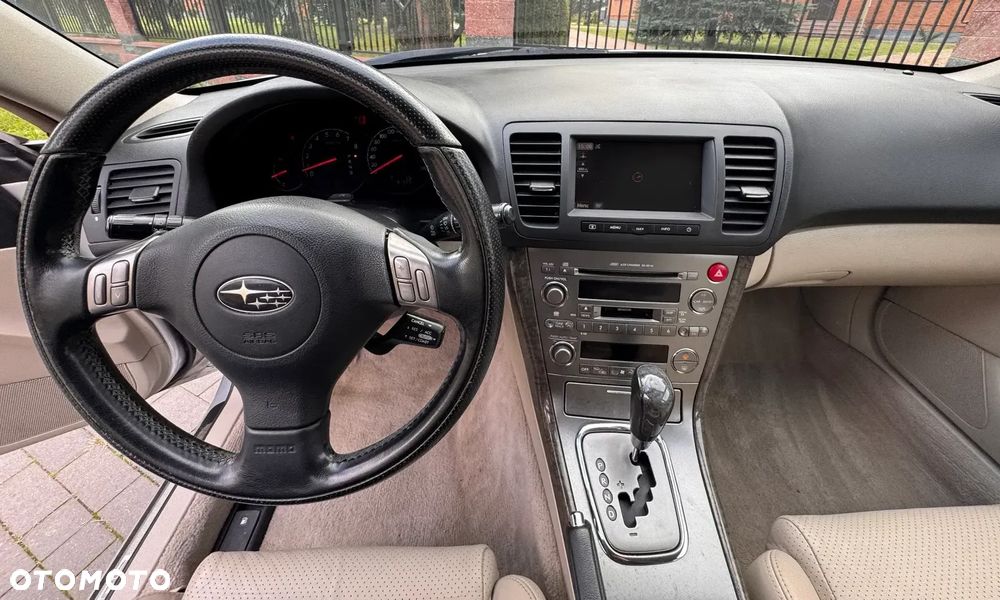 Subaru Legacy - 29