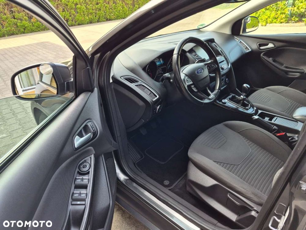 Ford Focus - 11