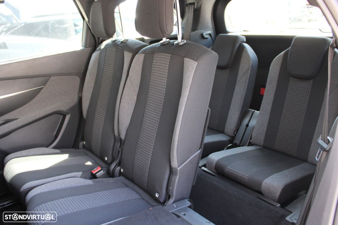 Peugeot 5008 1.2 PureTech Allure Pack EAT8 - 8