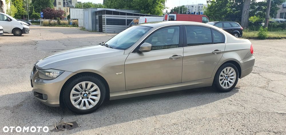 BMW Seria 3 325i Edition Exclusive - 30