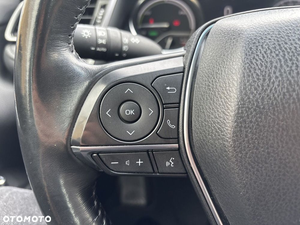 Toyota Camry 2.5 Hybrid Comfort CVT - 22