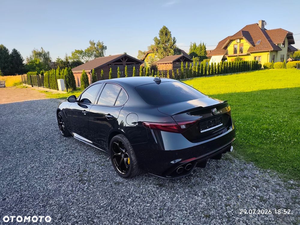 Alfa Romeo Giulia 2.9 V6 Bi-Turbo AT8 Quadrifoglio - 9