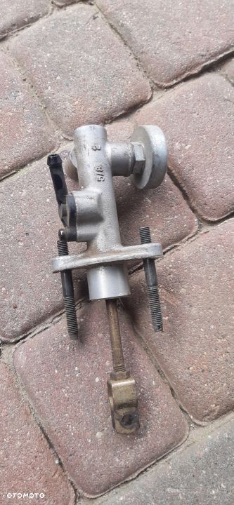 Kia Sorento I 2.5 Pompa Sprzęgła - 1